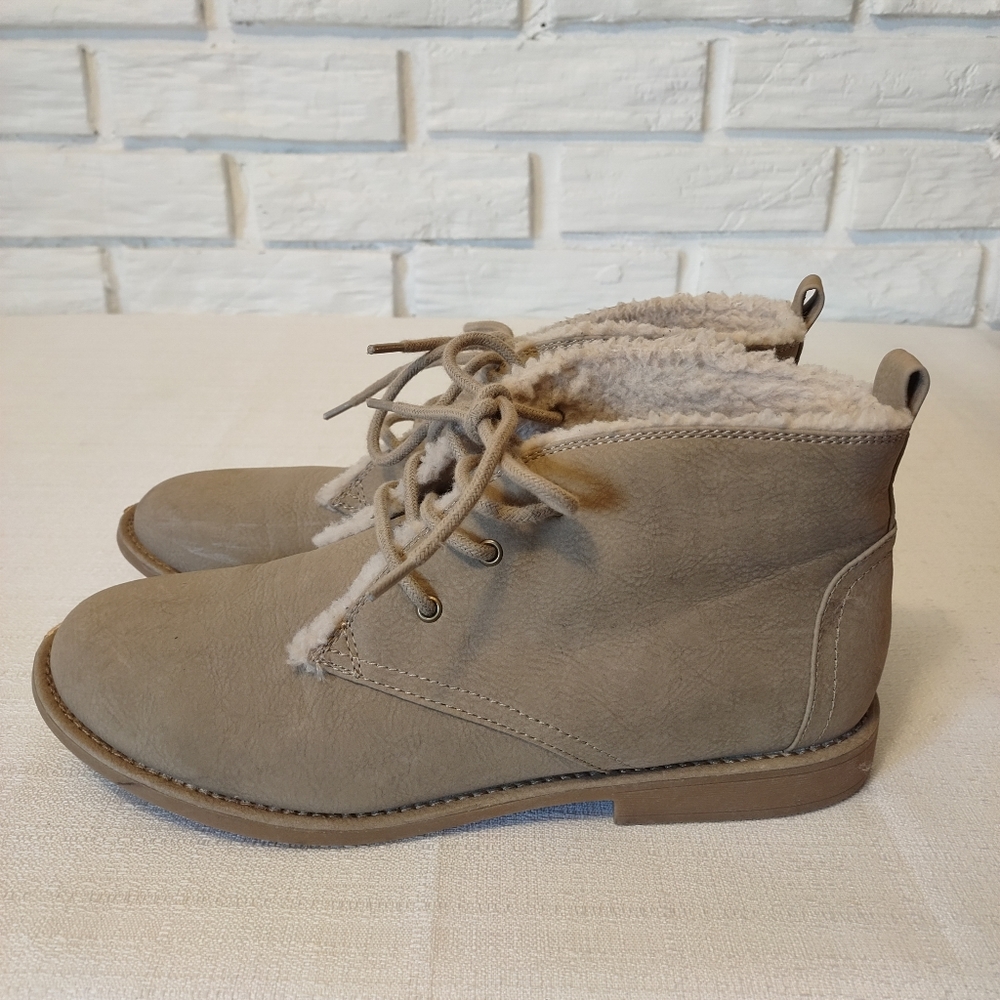 Sonoma Taupe Faux Fur Ankle Boots Size 9